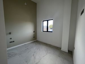 Photo 18- click for photo gallery